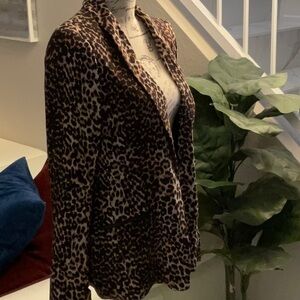 Rachel Zoe fully lined Animal Print Jacket with zip pockets - Size small. NWOT